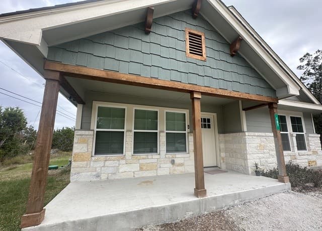 3-bedroom rental at 107 Virginia Way in Spring Branch TX