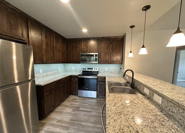 3-bedroom rental at 107 Virginia Way in Spring Branch, TX — photo 4