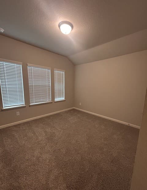 4-bedroom rental at 1326 Arcadian Rose in San Antonio, TX — photo 3