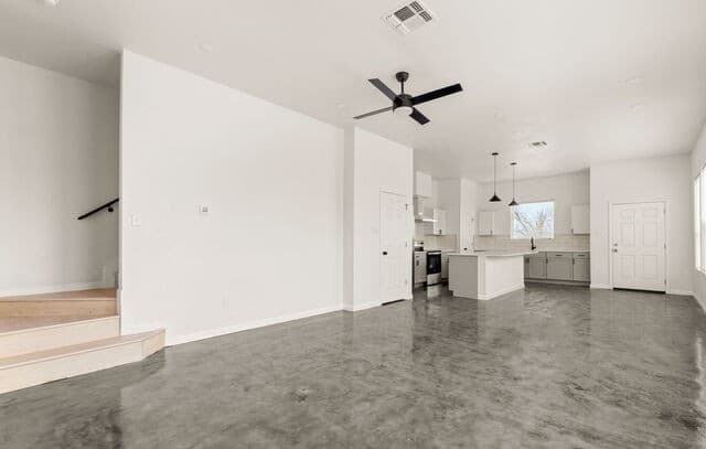 3-bedroom rental at 1827 Montana Unit 101 in San Antonio, TX — photo 5