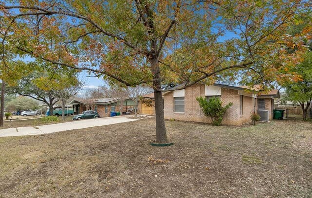4-bedroom rental at 4627 Allegheny Dr in San Antonio, TX — photo 3