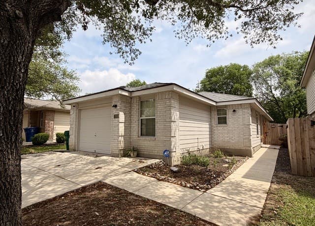 3-bedroom rental at 86 Coastal in San Antonio TX