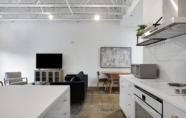 0rental at 1115 S. Alamo Unit 3103 in San Antonio, TX — photo 3