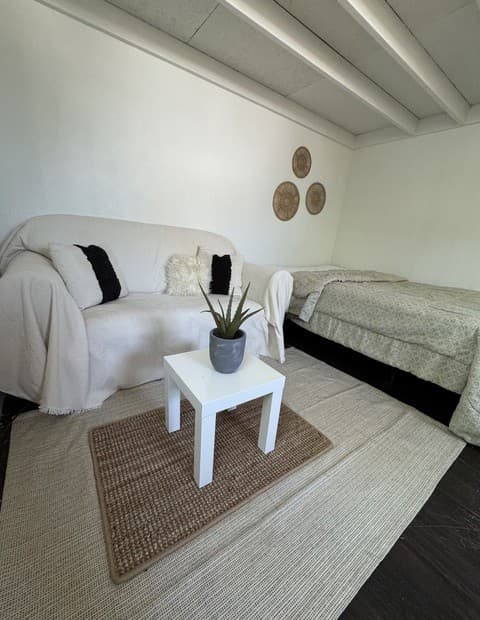 4-bedroom rental at 114 Yuma in San Antonio, TX — photo 4