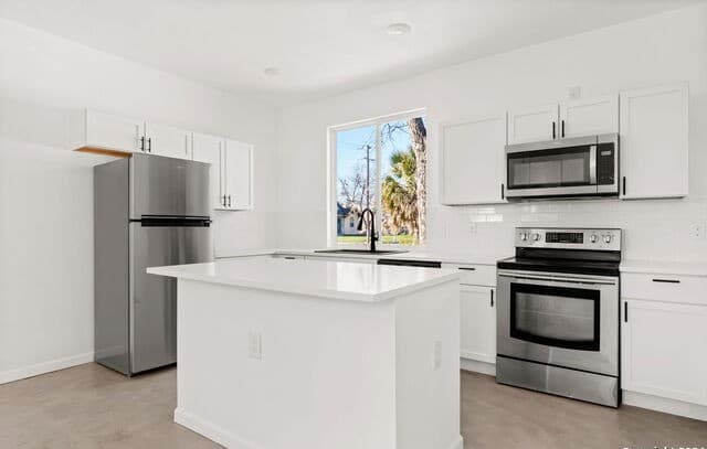 2-bedroom rental at 1005 Essex Unit 202 in San Antonio, TX — photo 5