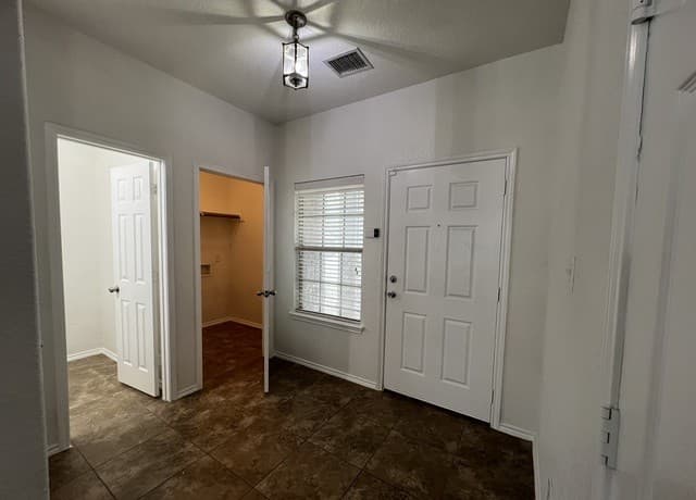4-bedroom rental at 505 Saddlehorn Way in Cibolo, TX — photo 4