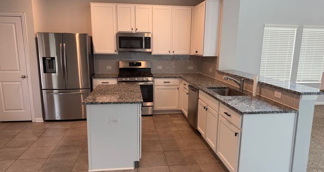 4-bedroom rental at 9243 Grand Western in Converse, TX — photo 5