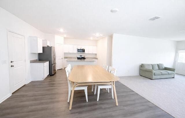 5-bedroom rental at 14374 Elkhorn Crest in San Antonio, TX — photo 3