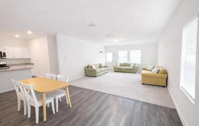5-bedroom rental at 14374 Elkhorn Crest in San Antonio, TX — photo 4