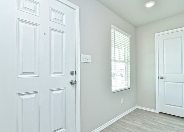 4-bedroom rental at 9719 Mill in San Antonio, TX — photo 4