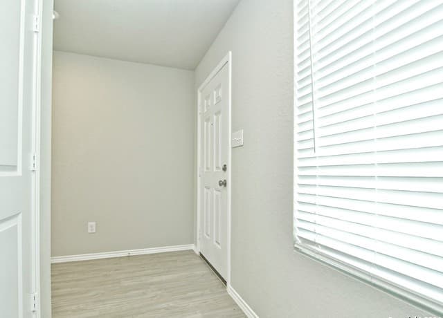 4-bedroom rental at 9719 Mill in San Antonio, TX — photo 5