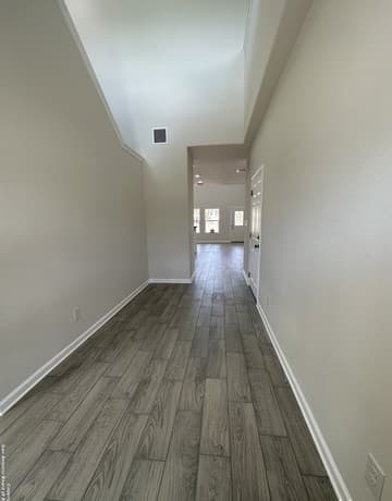 4-bedroom rental at 1187 Bob White in Spring Branch, TX — photo 3