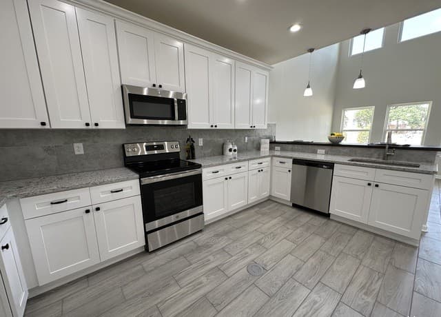 4-bedroom rental at 1187 Bob White in Spring Branch, TX — photo 5