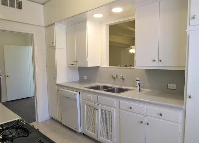 3-bedroom rental at 454 Bailey in San Antonio, TX — photo 4