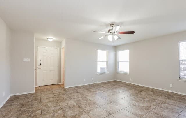 3-bedroom rental at 6734 Benke Farm in San Antonio, TX — photo 5