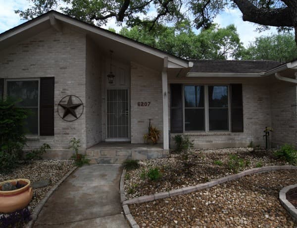 4-bedroom rental at 6207 Shady Brook in Windcrest TX