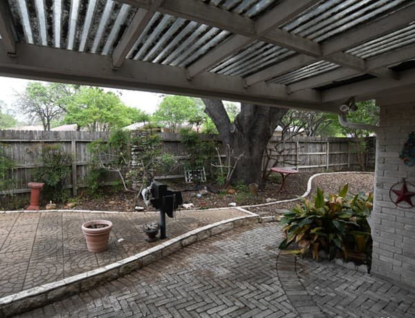4-bedroom rental at 6207 Shady Brook in Windcrest, TX — photo 4