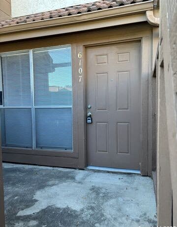 1-bedroom rental at 4107 Medical Unit 6107 in San Antonio, TX — photo 2