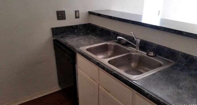 1-bedroom rental at 4107 Medical Unit 6107 in San Antonio, TX — photo 4