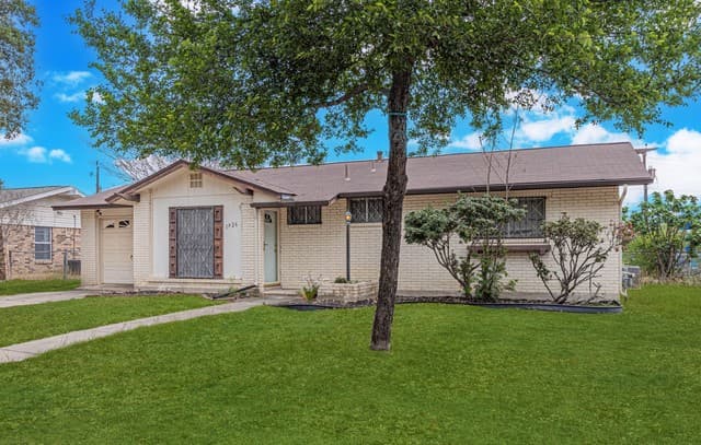 3-bedroom rental at 1926 Rawhide Ln in San Antonio, TX — photo 2