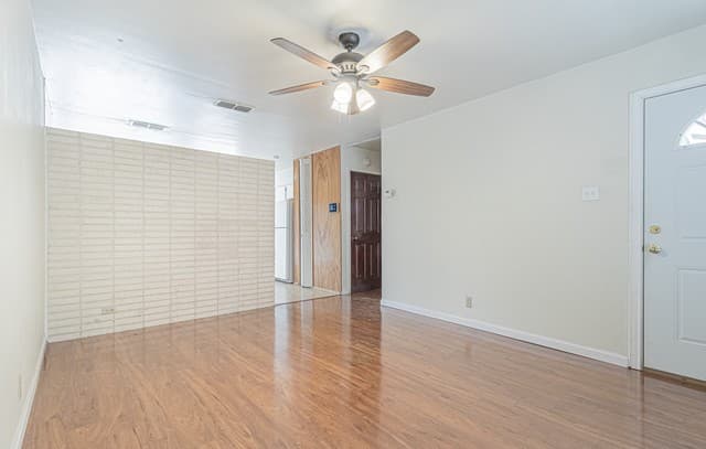 3-bedroom rental at 1926 Rawhide Ln in San Antonio, TX — photo 5