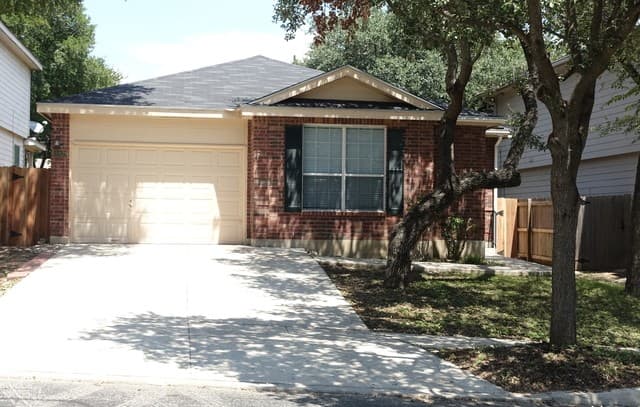 3-bedroom rental at 15838 Drexel in San Antonio TX