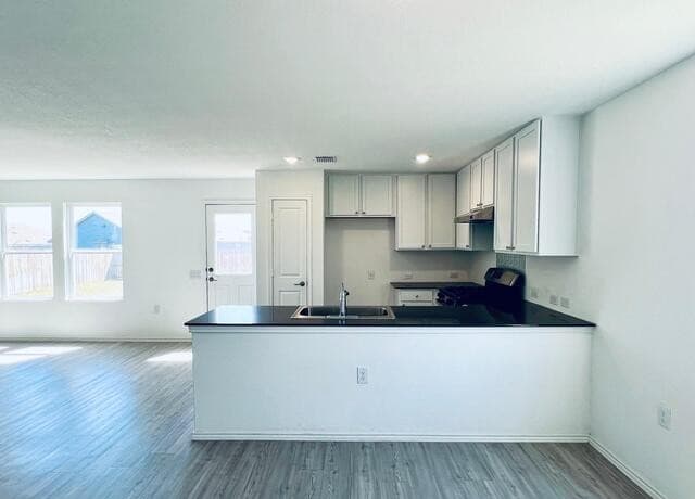 4-bedroom rental at 10135 Ana Heights in San Antonio, TX — photo 4