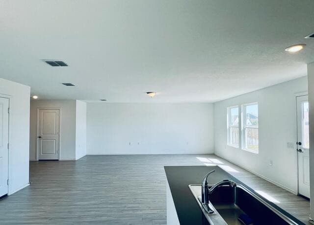 4-bedroom rental at 10135 Ana Heights in San Antonio, TX — photo 5