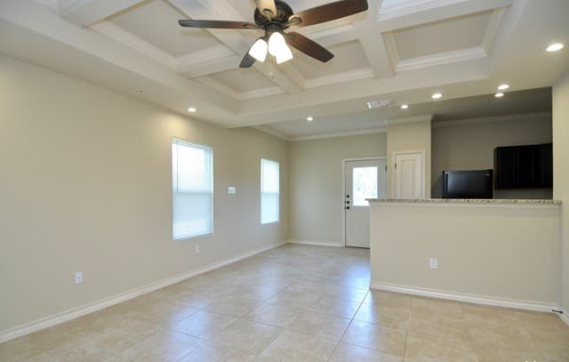 3-bedroom rental at 6610 Arancione Ave Unit 103 in San Antonio, TX — photo 5