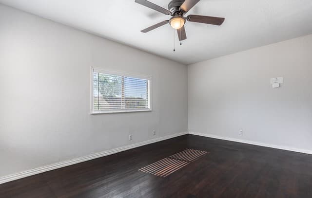 3-bedroom rental at 7802 Rimfire Dr in San Antonio, TX — photo 5