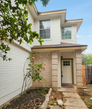 3-bedroom rental at 7219 Burns Crossing in San Antonio, TX — photo 2