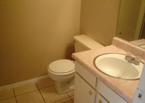 3-bedroom rental at 5819 Woodhill in San Antonio, TX — photo 5