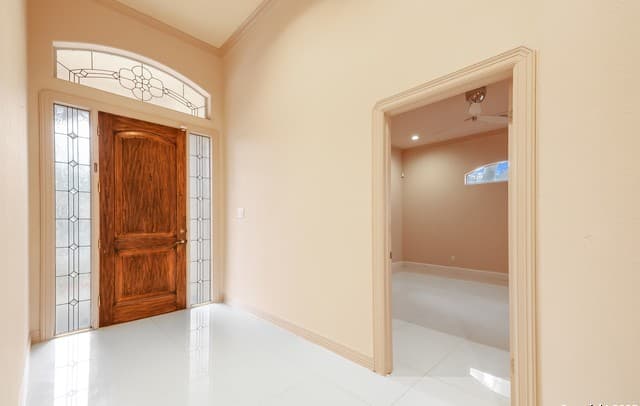 3-bedroom rental at 18722 Calle Cierra in San Antonio, TX — photo 2