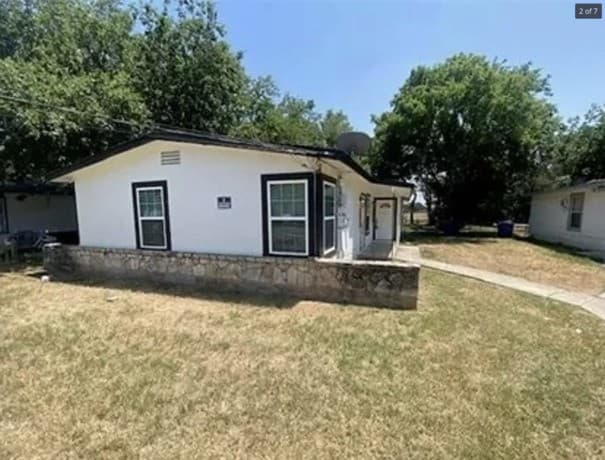 1-bedroom rental at 3040 Weir Ave in San Antonio TX