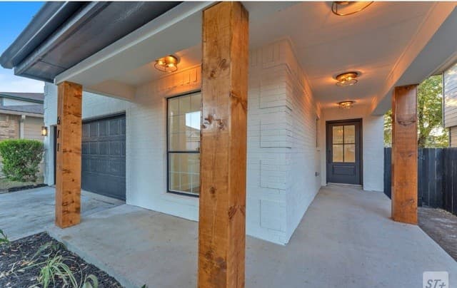 4-bedroom rental at 671 Lynx Mountain in San Antonio, TX — photo 2