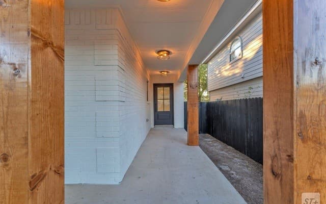 4-bedroom rental at 671 Lynx Mountain in San Antonio, TX — photo 4