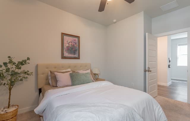 4-bedroom rental at 9931 Forestier Grn in San Antonio, TX — photo 4