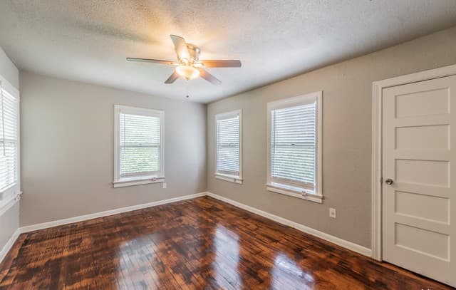 2-bedroom rental at 217 Natalen Unit 3 in San Antonio, TX — photo 4