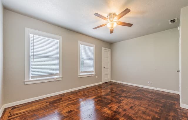 2-bedroom rental at 217 Natalen Unit 3 in San Antonio, TX — photo 5