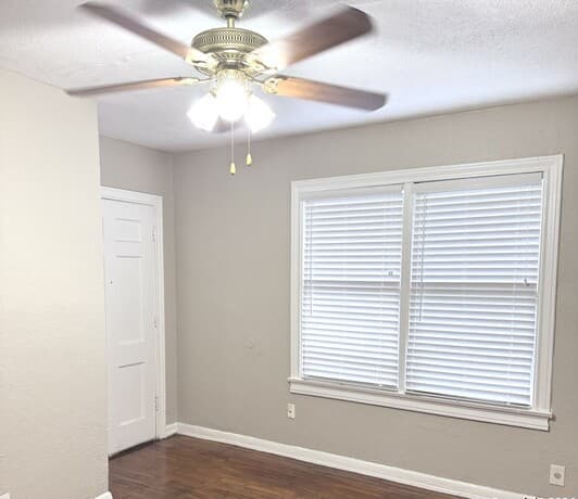 2-bedroom rental at 217 Natalen Unit 8 in San Antonio, TX — photo 2