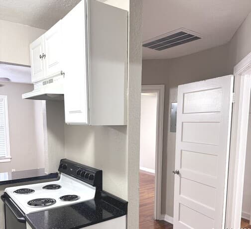 2-bedroom rental at 217 Natalen Unit 8 in San Antonio, TX — photo 4