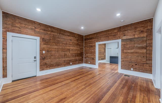 2-bedroom rental at 121 Highland Unit 101 in San Antonio, TX — photo 4