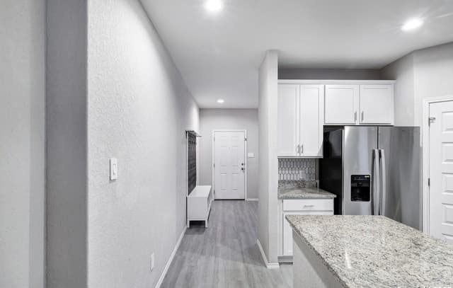 4-bedroom rental at 13031 Heathers Sun in St Hedwig, TX — photo 2