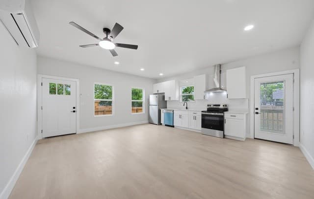 1-bedroom rental at 1225 Burnet Unit 102 in San Antonio, TX — photo 4