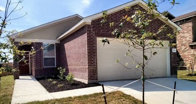 3-bedroom rental at 513 Dusty Emerald in Universal City TX