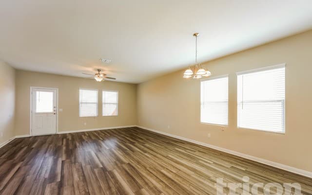 4-bedroom rental at 14383 Gunsight Pass in San Antonio, TX — photo 2
