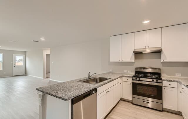 4-bedroom rental at 8526 Buntings PL in San Antonio, TX — photo 4