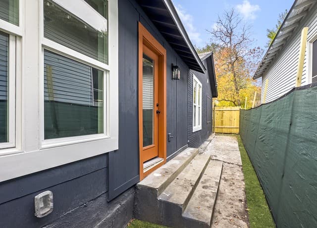 1-bedroom rental at 1606 W Wildwood Unit A in San Antonio TX