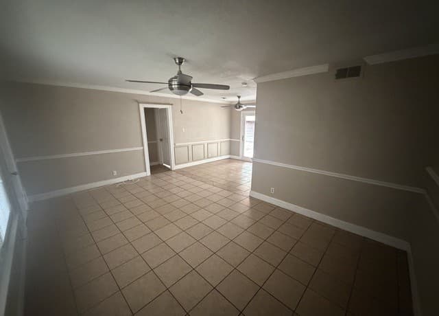 3-bedroom rental at 7918 Paint in San Antonio, TX — photo 4