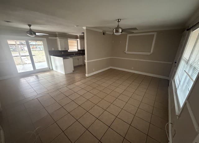 3-bedroom rental at 7918 Paint in San Antonio, TX — photo 5